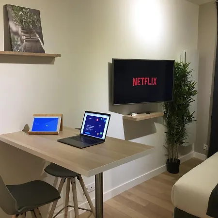 Hotel apartamentowy Lockia Appart-hotels Automatiques - Centre Nantes